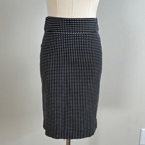 Banana Republic. 00P black skirt white squares. Gently worn. As is.